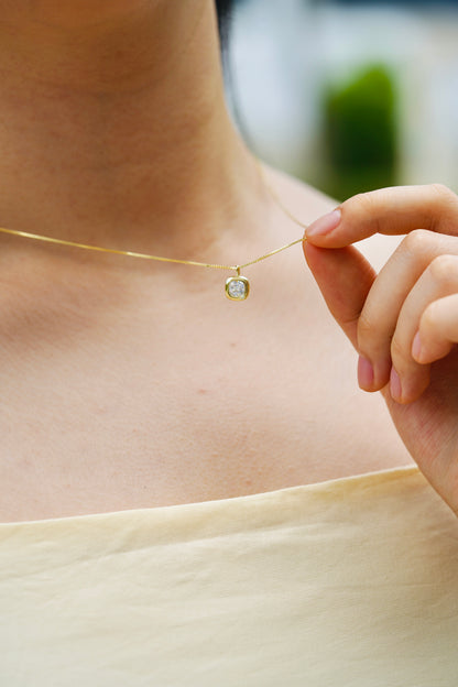 Gloréa Silk Necklace